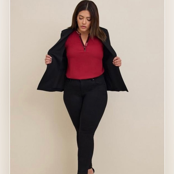 Torrid (1) Red Sequin V-Neck Lightweight Sheer Short Sleeve Blouse - Picture 2 of 10